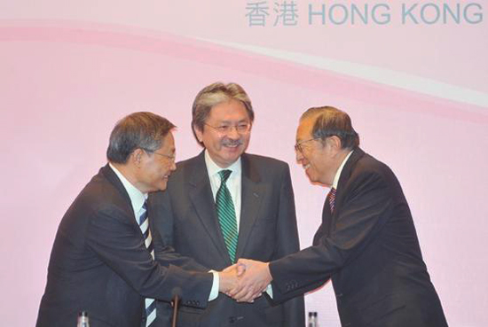 The Hong Kong-Taiwan Economic and Cultural Cooperation and Promotion Council (ECCPC) and the Taiwan-Hong Kong Economic and Cultural Co-operation Council (THEC) held their second joint meeting on August 10, 2011 in Hong Kong. The photo shows (from left) THEC then Chairman, Mr Lin Chen-kuo; then ECCPC Honorary Chairperson, Mr John C Tsang, and ECCPC then Chairperson, Mr Charles Lee.